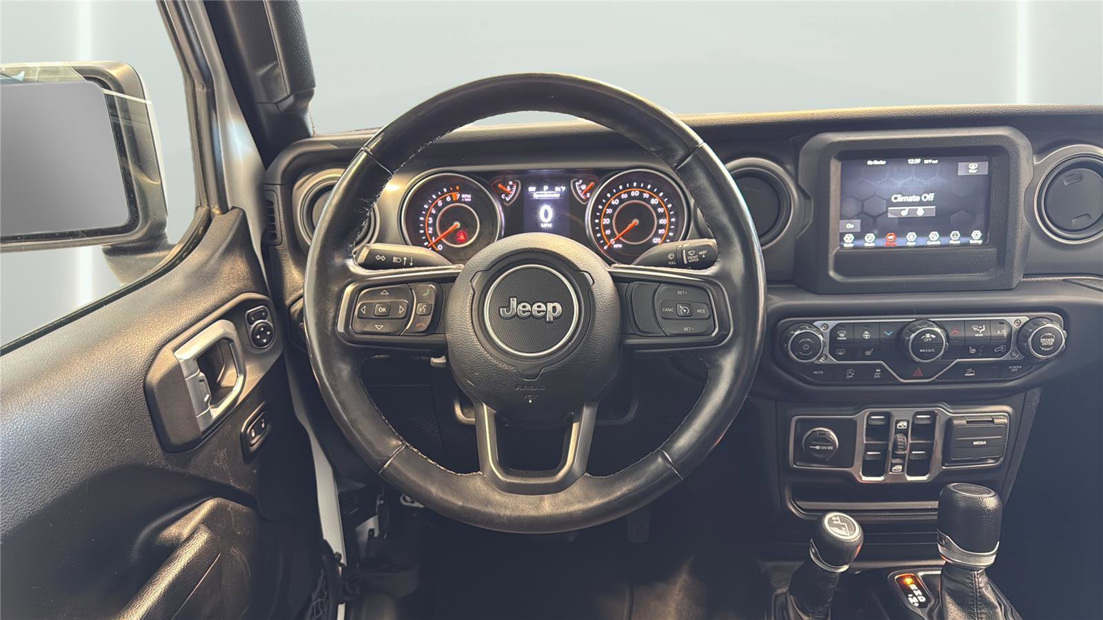 Used 2022 Jeep Gladiator Sport image 11