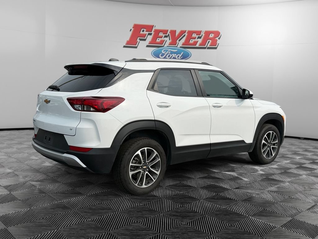 Used 2025 Chevrolet TrailBlazer LT AWD/4WD image 5