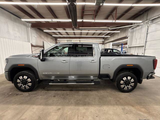 Used 2024 GMC Sierra 2500 Denali w/ Technology Package AWD/4WD image 5