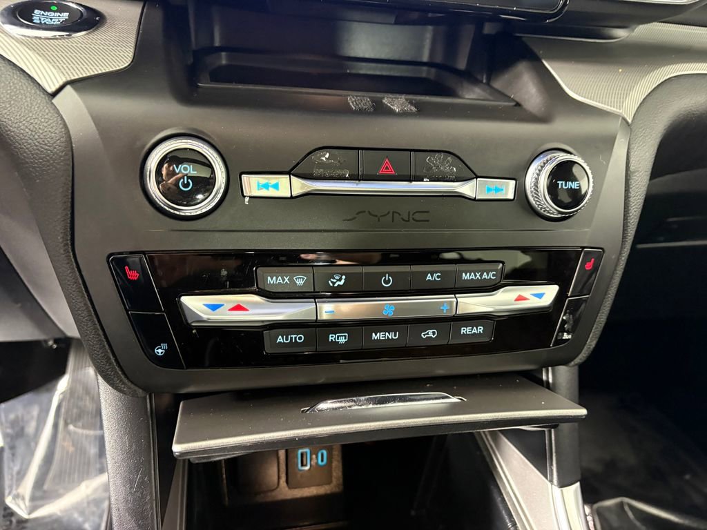 Certified 2020 Ford Explorer XLT w/ Equipment Group 202A AWD/4WD image 19