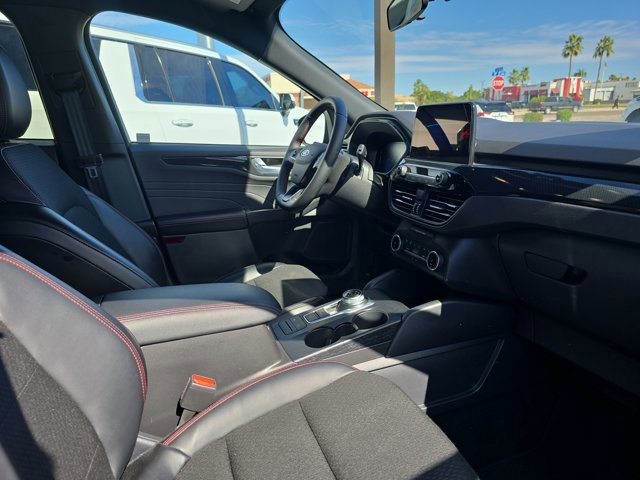Certified 2025 Ford Escape ST-Line image 17