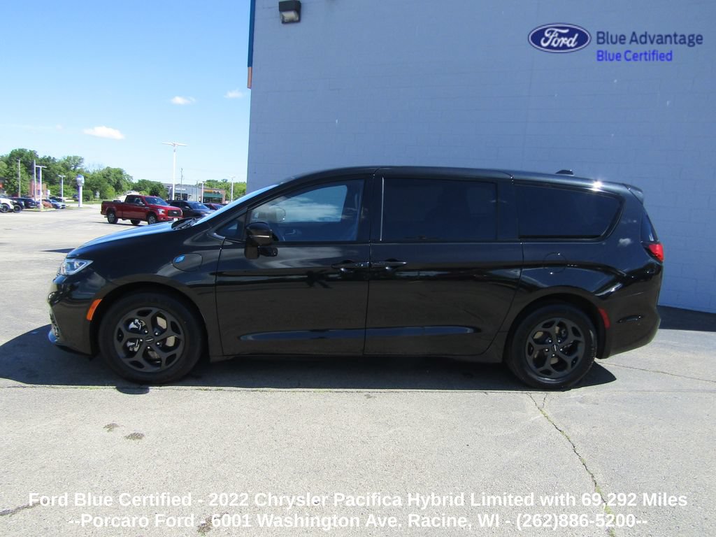 Used 2022 Chrysler Pacifica Limited w/ Uconnect Theater Family Group FWD image 2