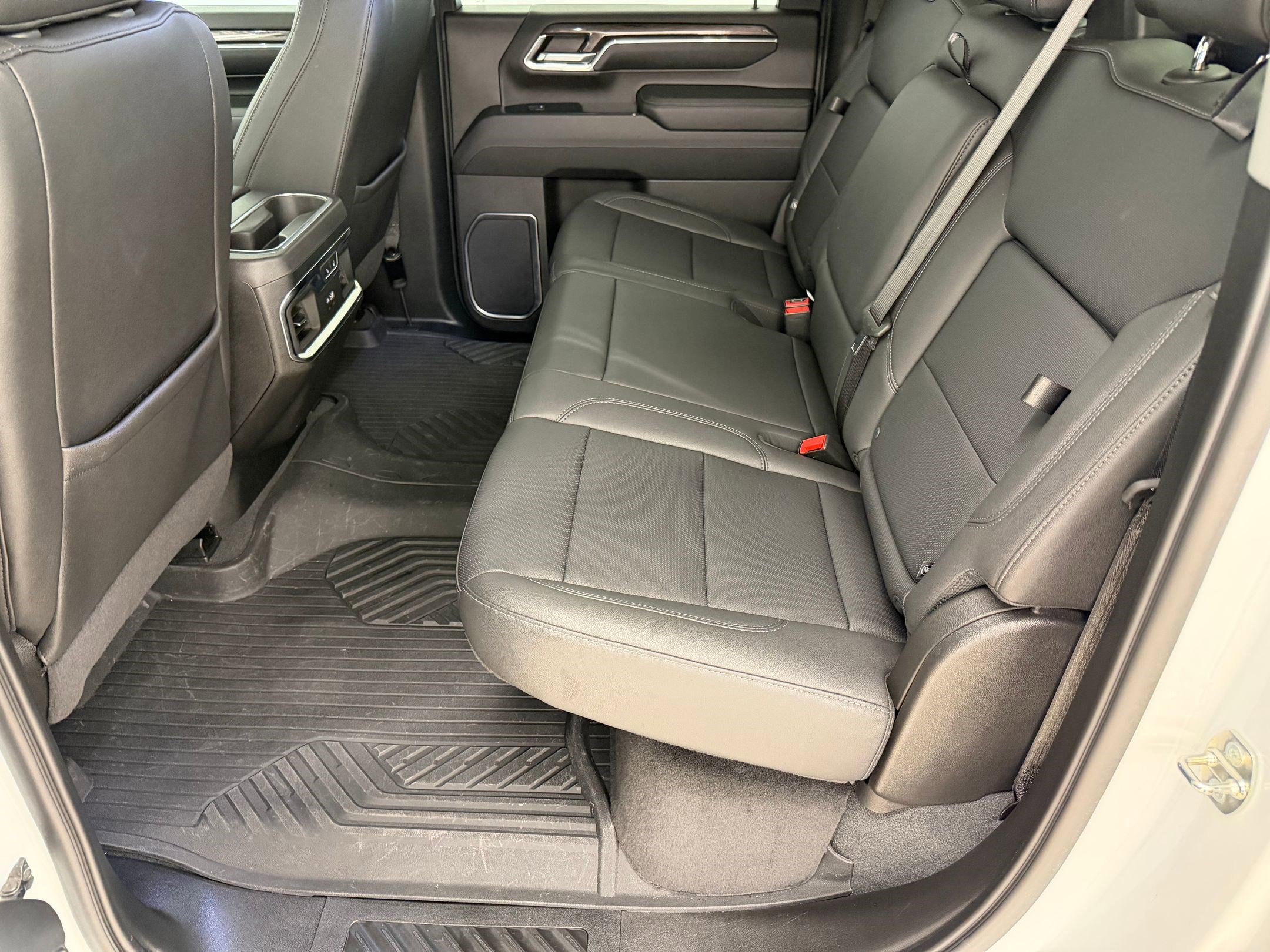 Used 2024 Chevrolet Silverado 2500 LTZ w/ LTZ Plus Package image 13