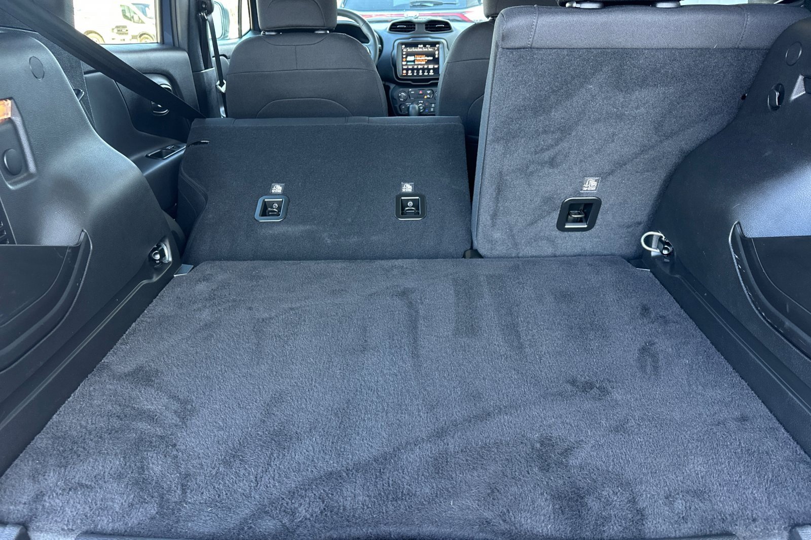 Used 2022 Jeep Renegade Latitude image 16