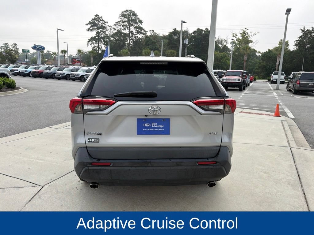 Used 2021 Toyota RAV4 XLE w/ Convenience Package FWD image 6