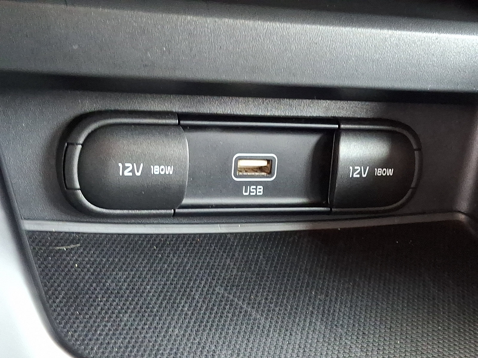 Used 2020 Kia Soul LX FWD image 24