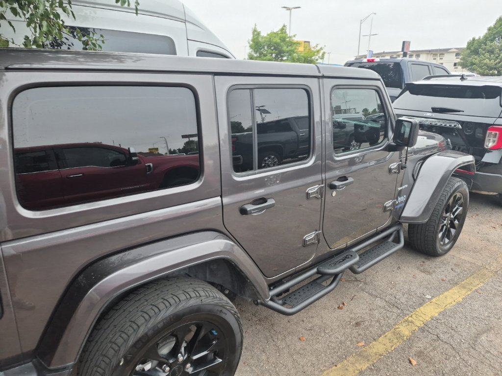 Used 2022 Jeep Wrangler Unlimited Sahara AWD/4WD image 23