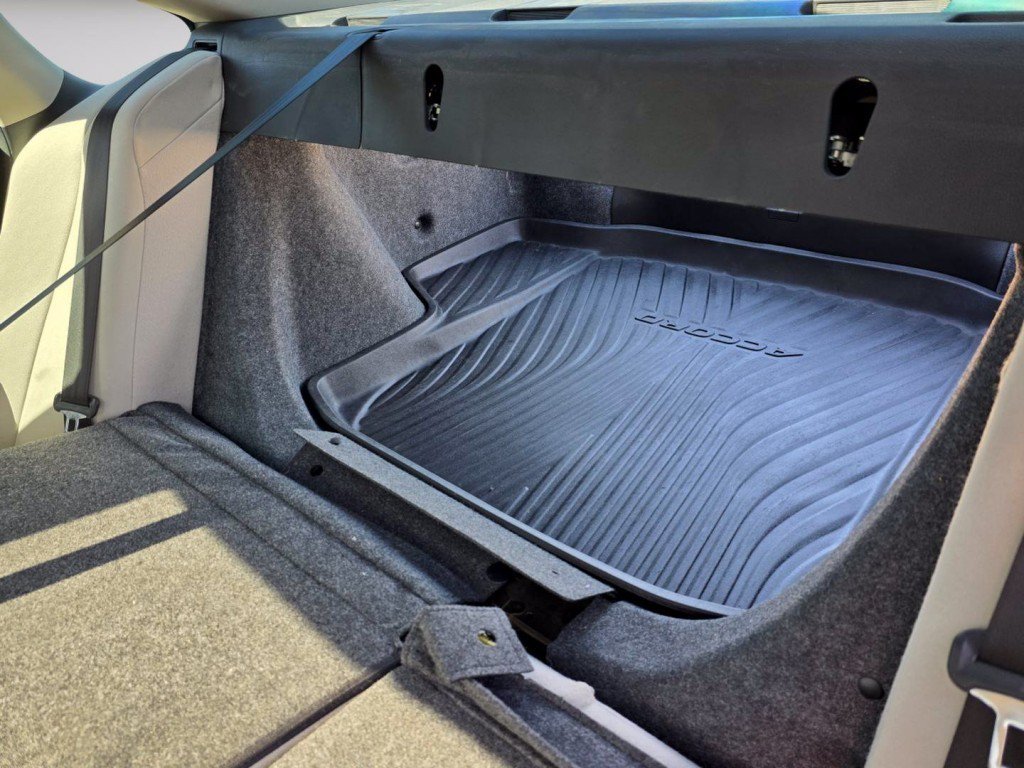 Used 2018 Honda Accord EX image 30
