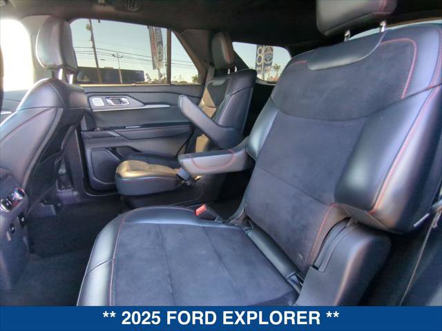 Certified 2025 Ford Explorer ST AWD/4WD image 21