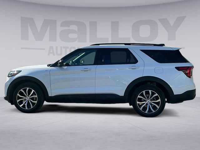 Certified 2025 Ford Explorer ST-Line image 2