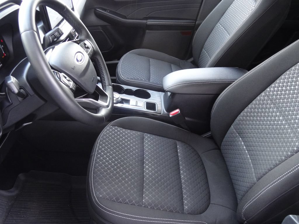 Certified 2023 Ford Escape Active w/ Tech Pack #1 AWD/4WD image 6