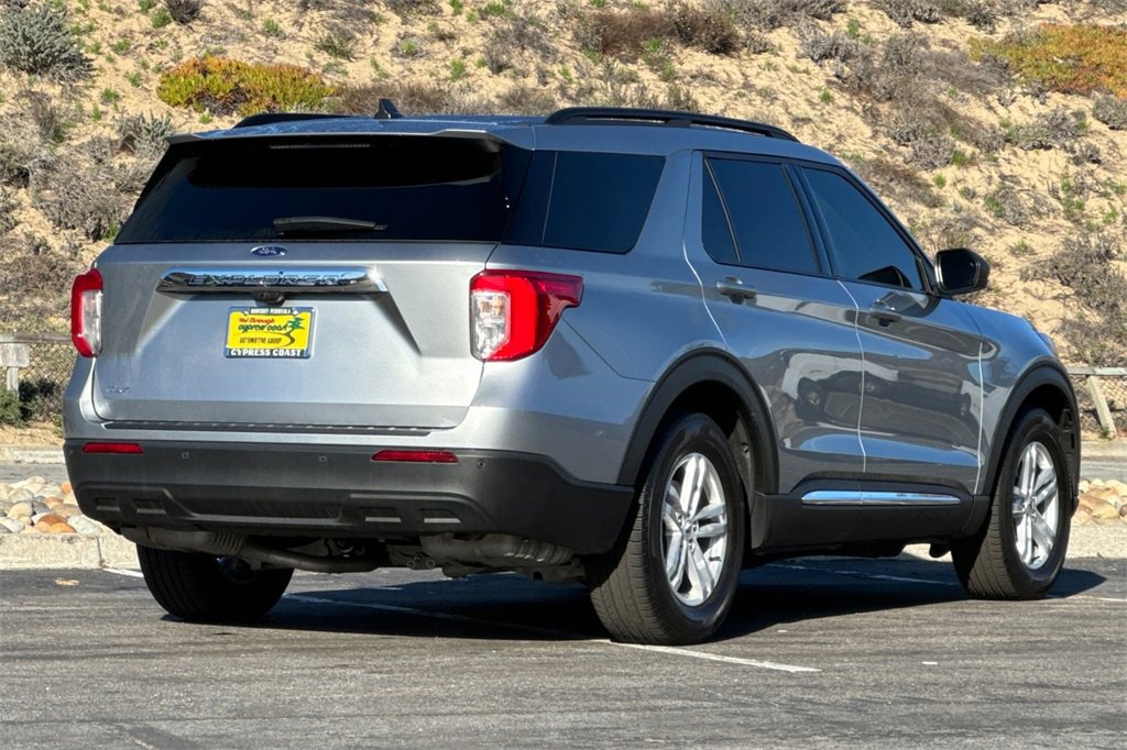 Certified 2023 Ford Explorer XLT image 3