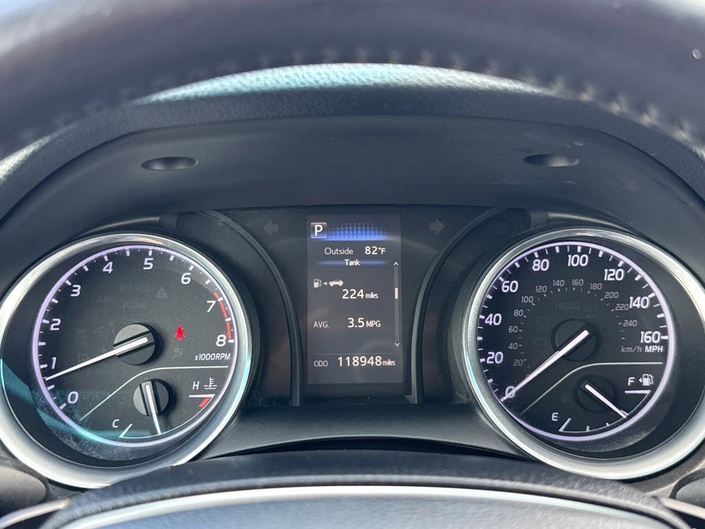 Used 2018 Toyota Camry SE image 17