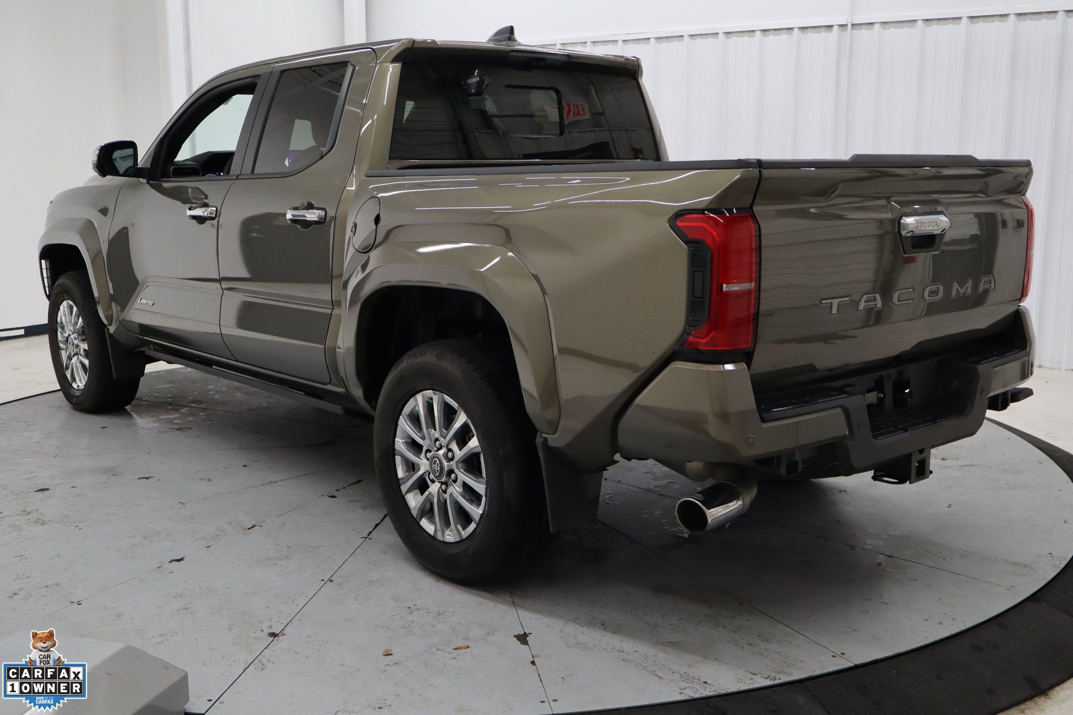 Used 2024 Toyota Tacoma Limited image 8