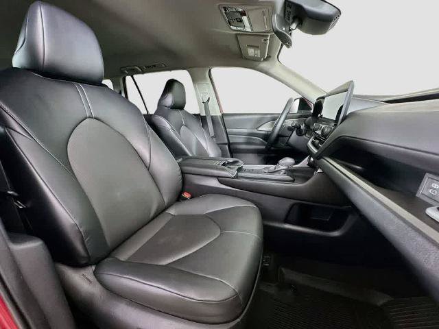 Used 2024 Toyota Grand Highlander AWD image 15