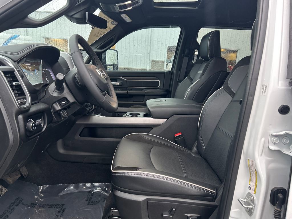 Used 2025 RAM 3500 Laramie AWD/4WD image 6