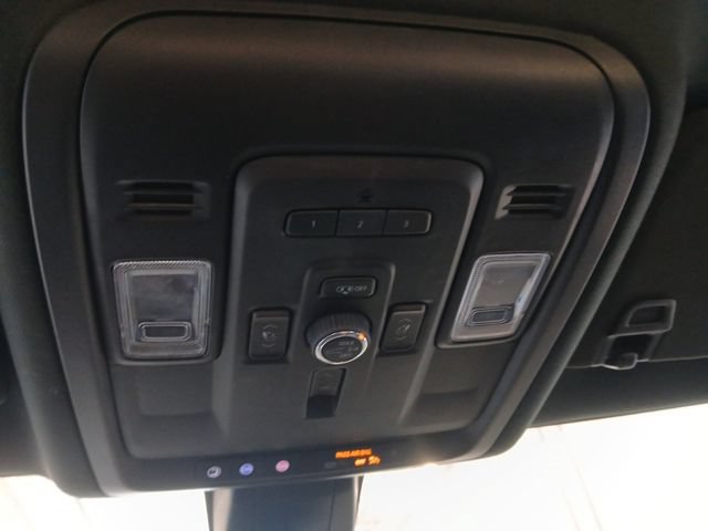 Used 2022 GMC Yukon Denali RWD image 25