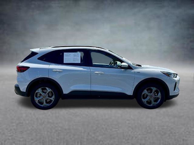 Certified 2025 Ford Escape ST-Line Select AWD/4WD image 4