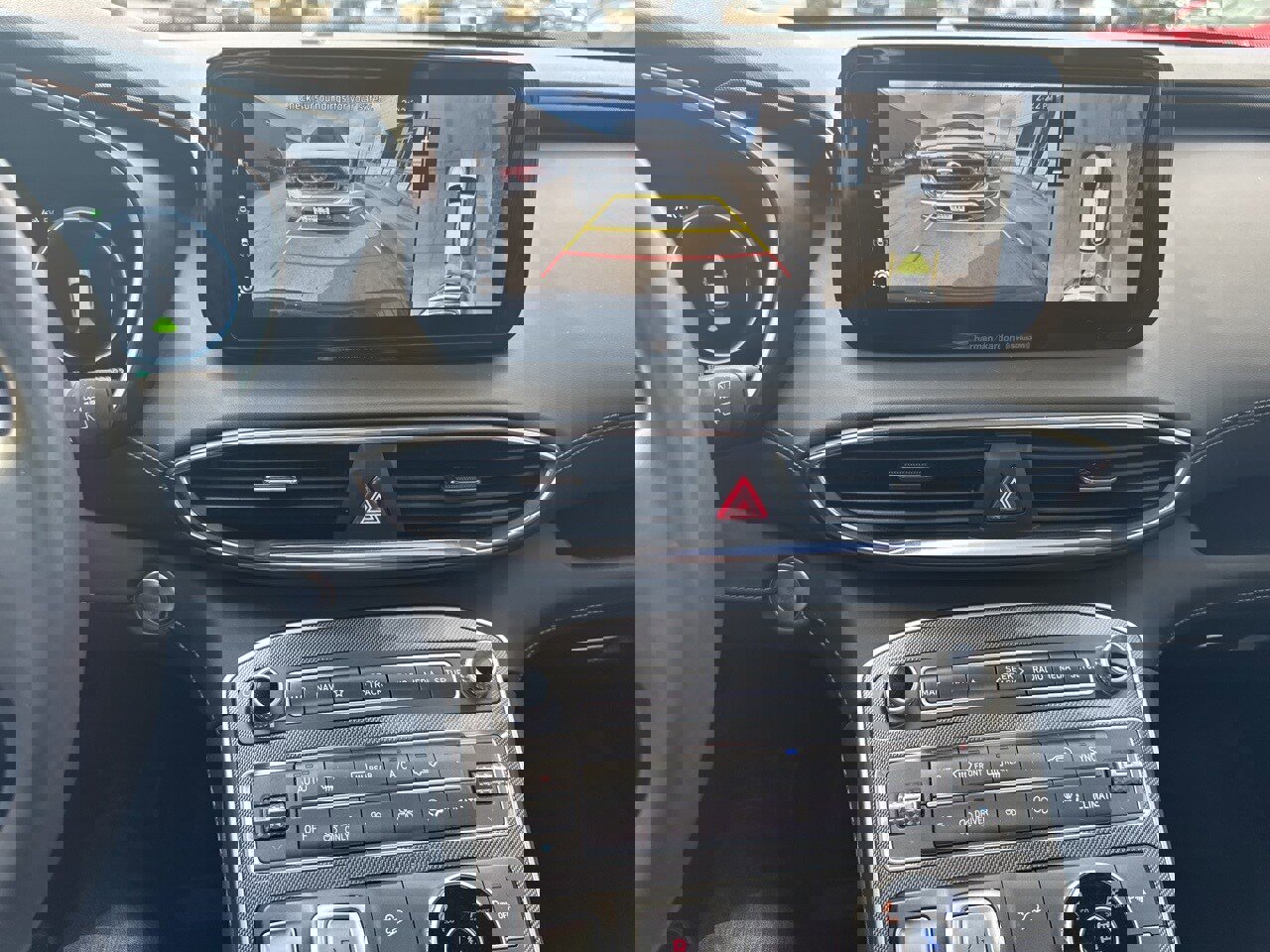 Used 2023 Hyundai Santa Fe SEL Premium image 12