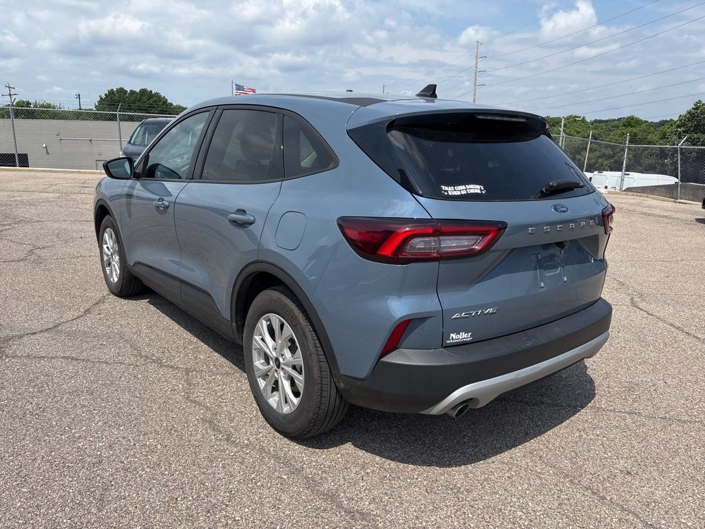 Certified 2025 Ford Escape Active w/ Cold Weather Package FWD image 5