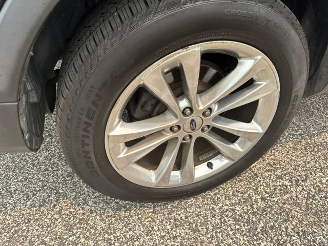 Certified 2018 Ford Explorer XLT w/ Equipment Group 202A AWD/4WD image 15