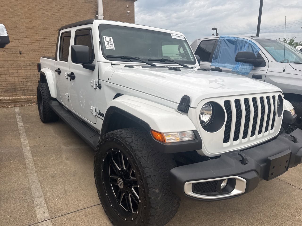 Used 2022 Jeep Gladiator Sport AWD/4WD image 3