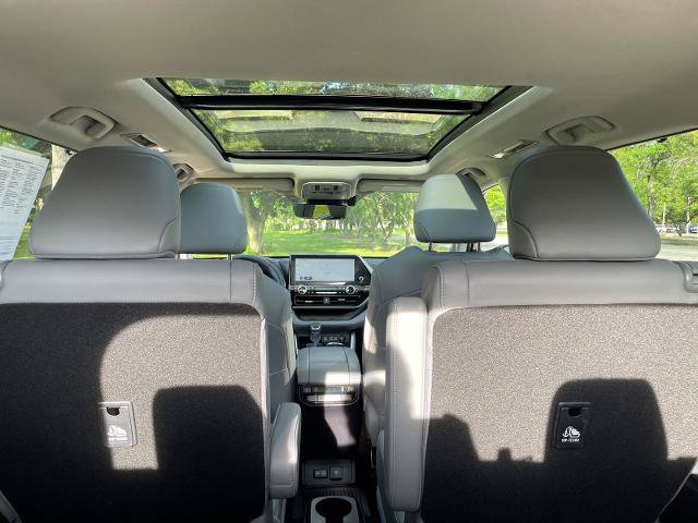 Used 2025 Toyota Highlander Platinum AWD/4WD image 38