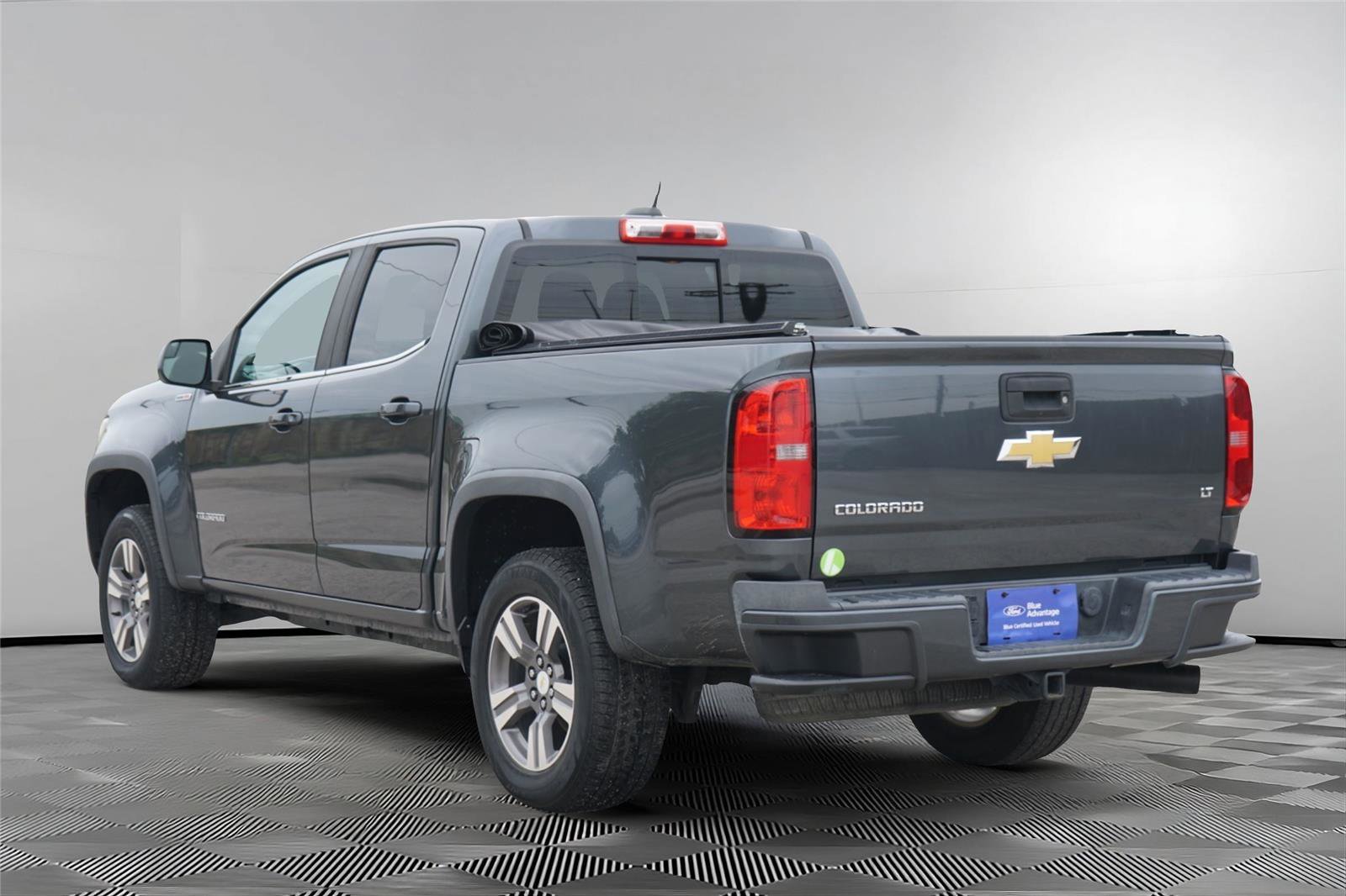 Used 2017 Chevrolet Colorado LT w/ LT Convenience Package RWD image 6