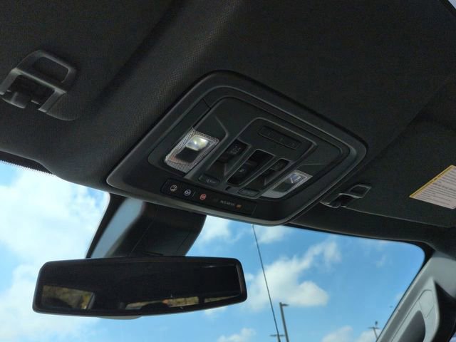 Used 2021 Chevrolet Silverado 1500 High Country image 23