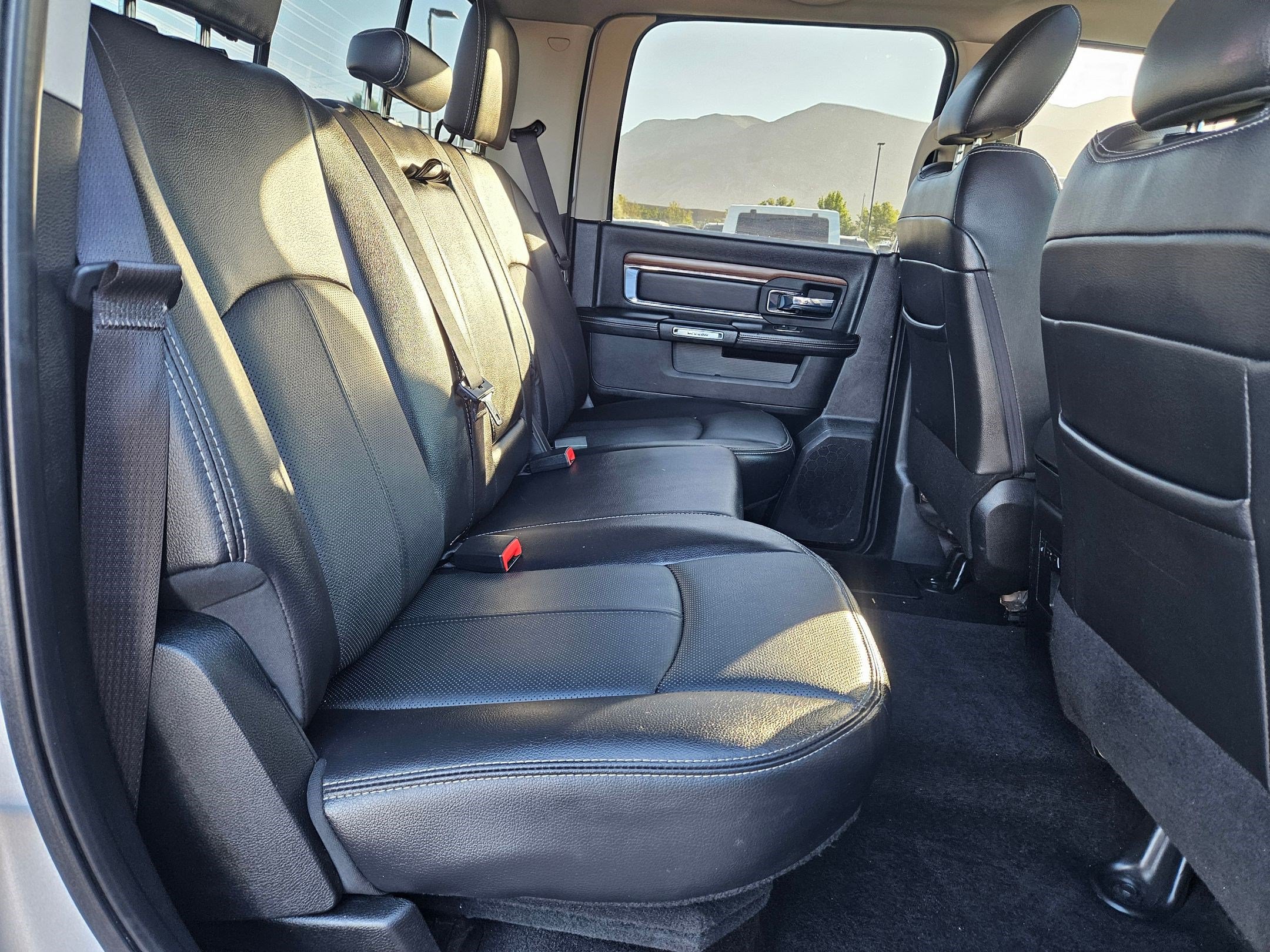 Used 2017 RAM 1500 Laramie AWD/4WD image 33