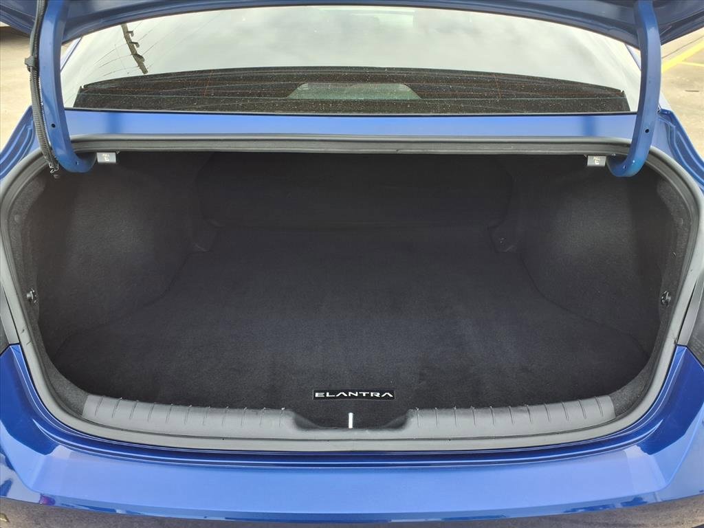 Used 2021 Hyundai Elantra SEL image 29