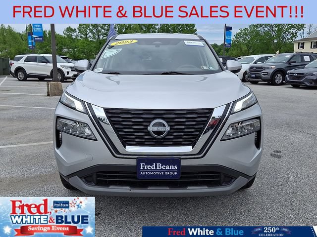 Used 2023 Nissan Rogue SV AWD/4WD image 3