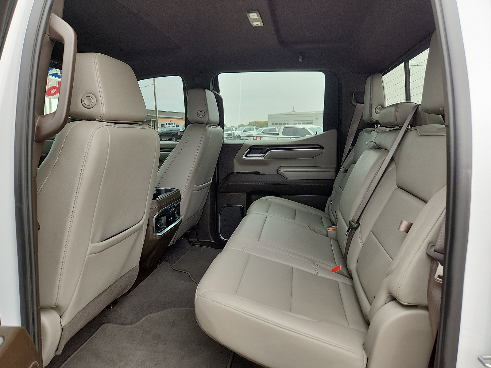 Used 2024 GMC Sierra 1500 SLT AWD/4WD image 9