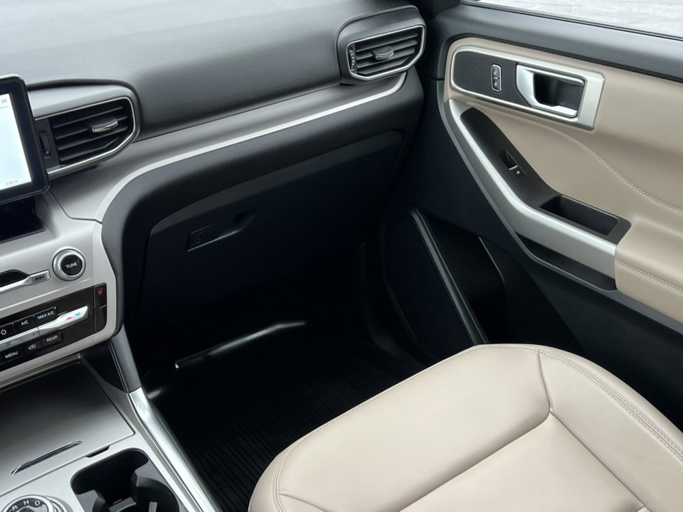 Certified 2023 Ford Explorer XLT w/ Equipment Group 202A image 32