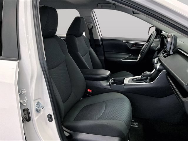 Used 2021 Toyota RAV4 LE AWD/4WD image 7
