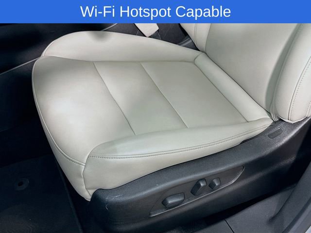 Used 2023 Cadillac XT4 Luxury w/ Cold Weather Package image 10