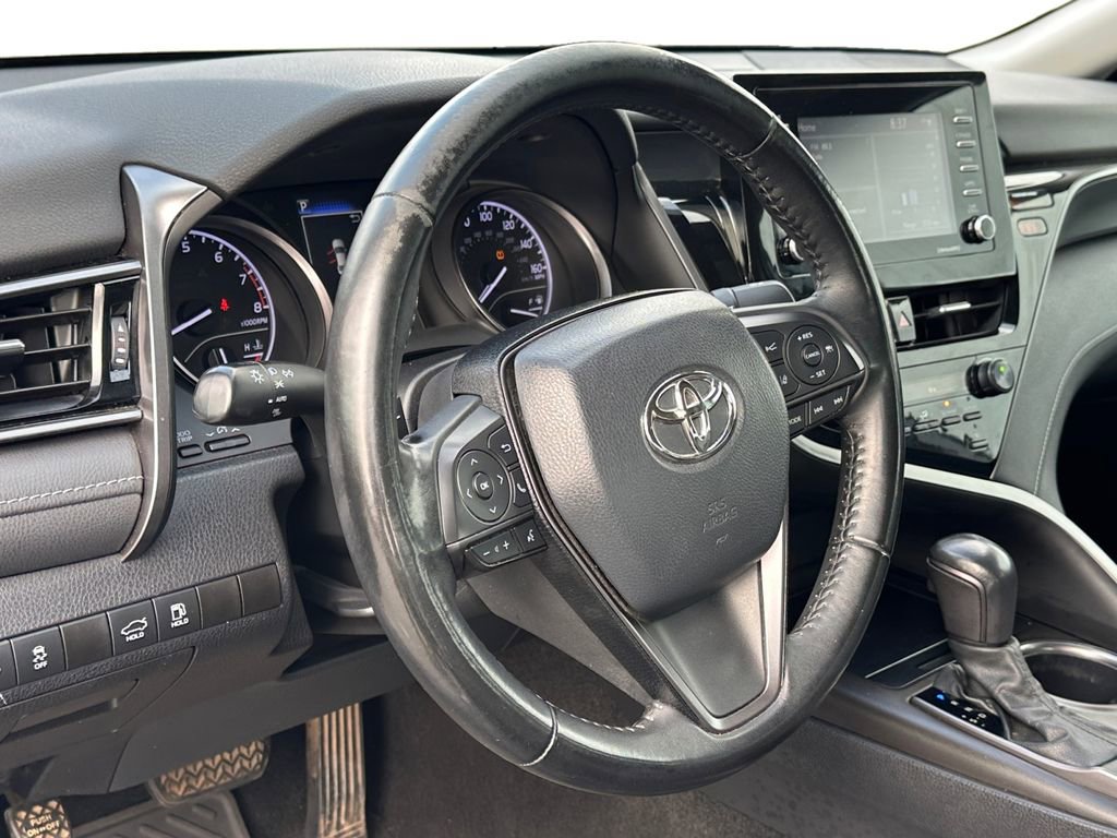 Used 2021 Toyota Camry SE image 11