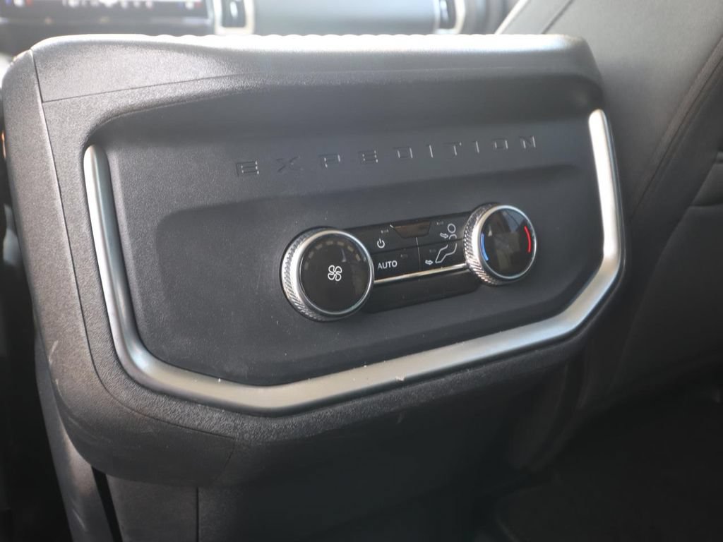 Certified 2025 Ford Expedition Active RWD image 10