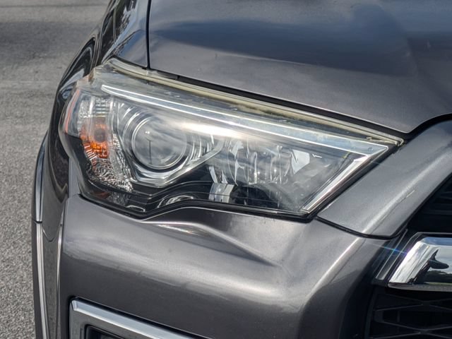 Used 2018 Toyota 4Runner Limited AWD/4WD image 10