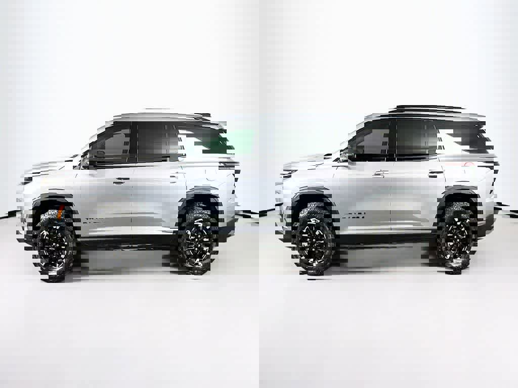 Used 2024 Chevrolet Traverse Z71 w/ LPO, Floor Liner Package image 2