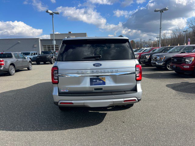 Certified 2024 Ford Expedition Limited image 3