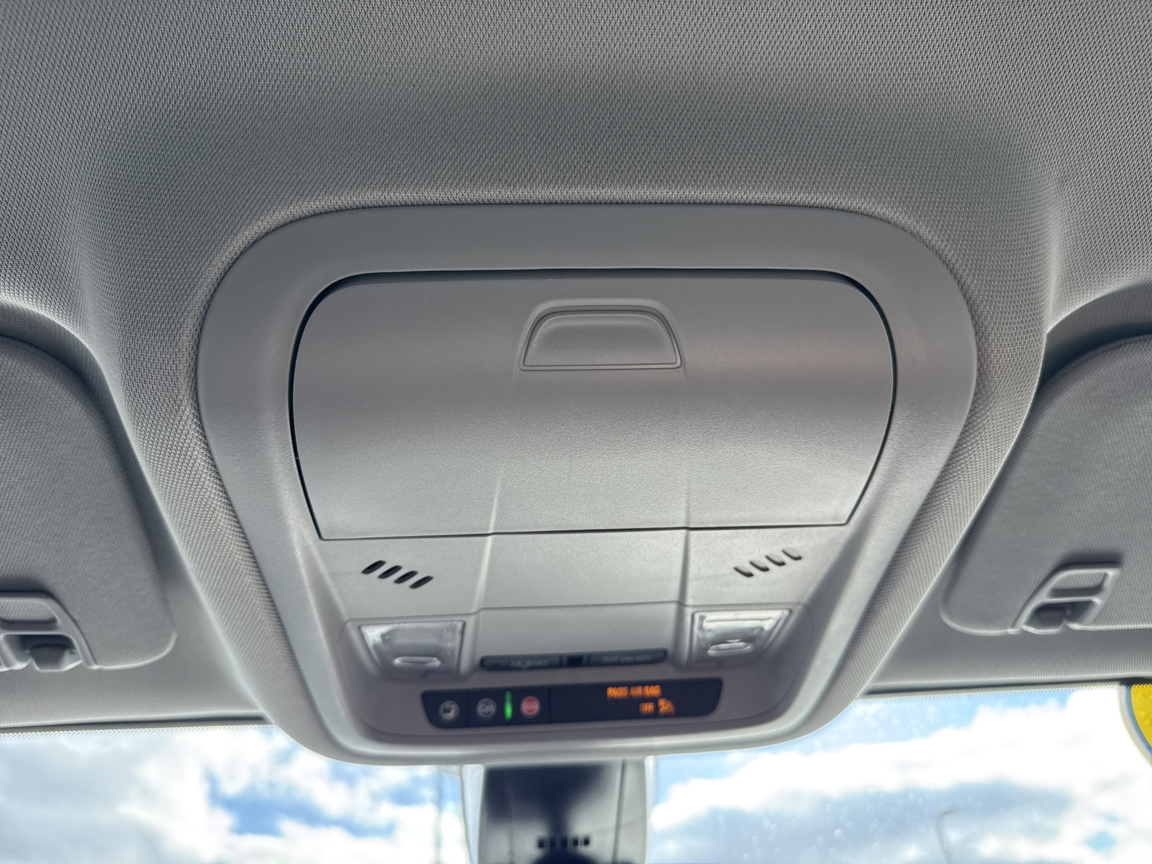 Used 2023 GMC Acadia SLE w/ Driver Convenience Package FWD image 30