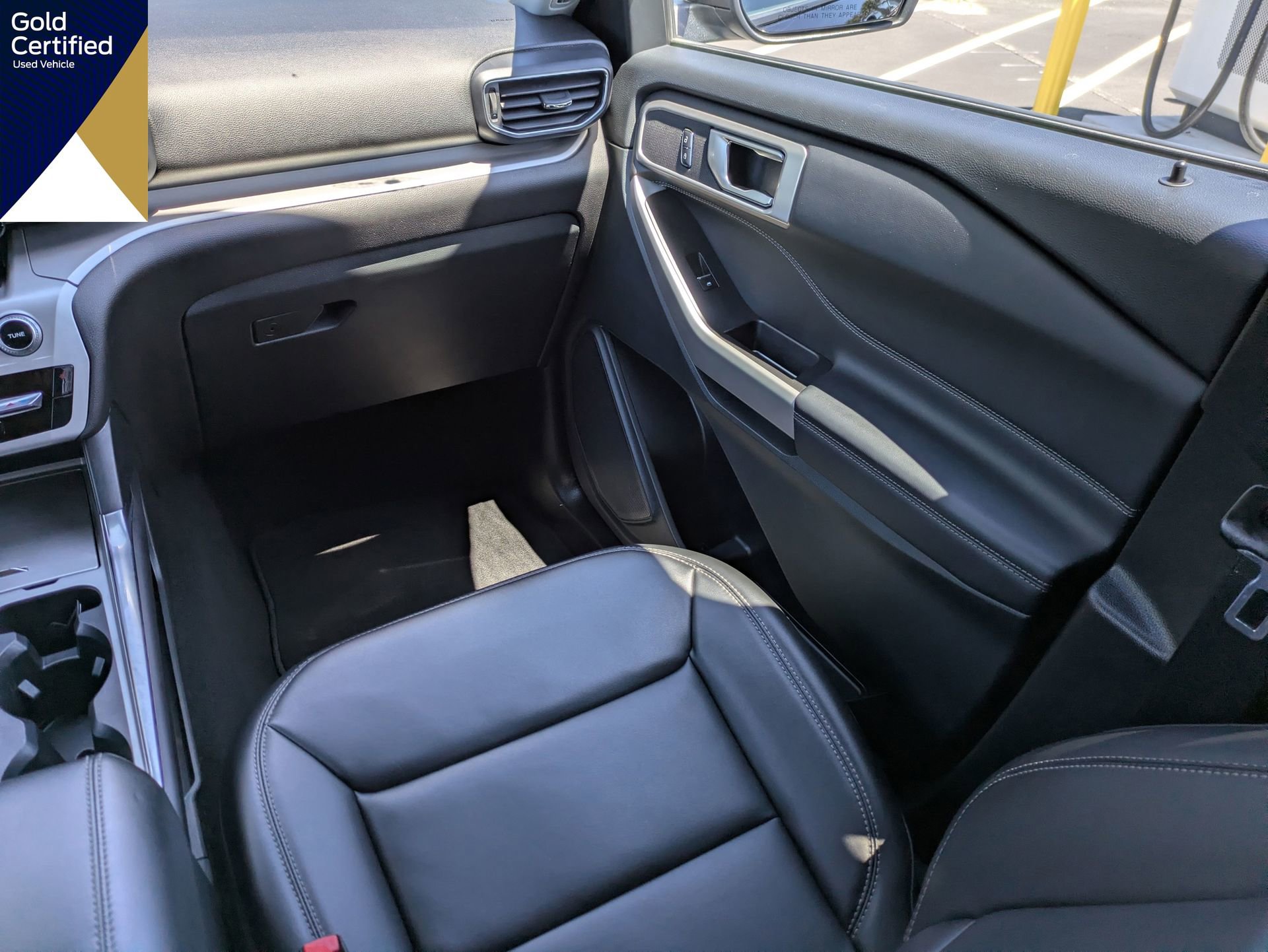 Certified 2023 Ford Explorer XLT w/ Equipment Group 202A AWD/4WD image 23