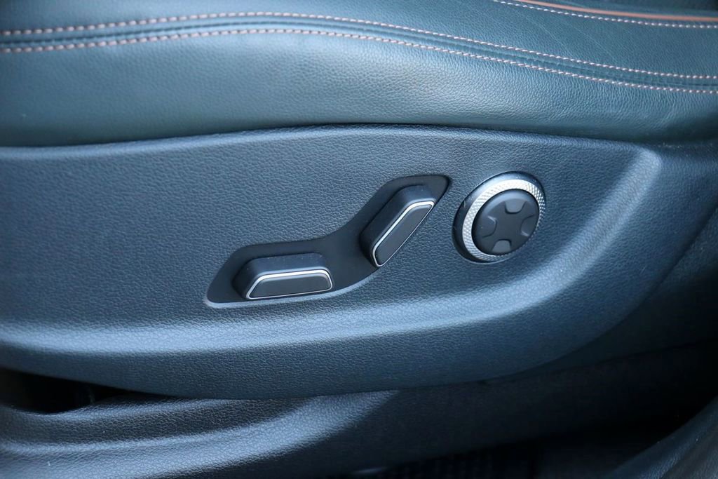 Used 2023 Genesis GV70 2.5T w/ Advanced Package image 20