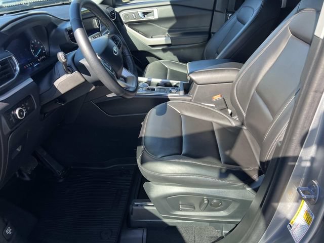 Certified 2024 Ford Explorer XLT w/ Equipment Group 202A AWD/4WD image 17