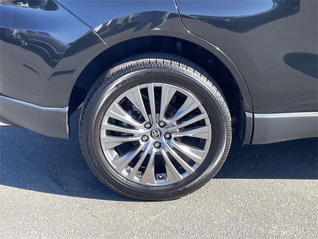 Used 2021 Toyota Venza Limited image 9