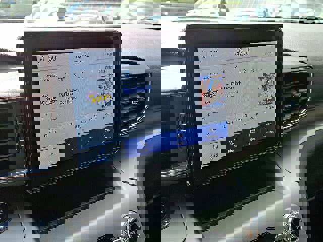 Certified 2022 Ford Explorer XLT w/ Equipment Group 202A image 19