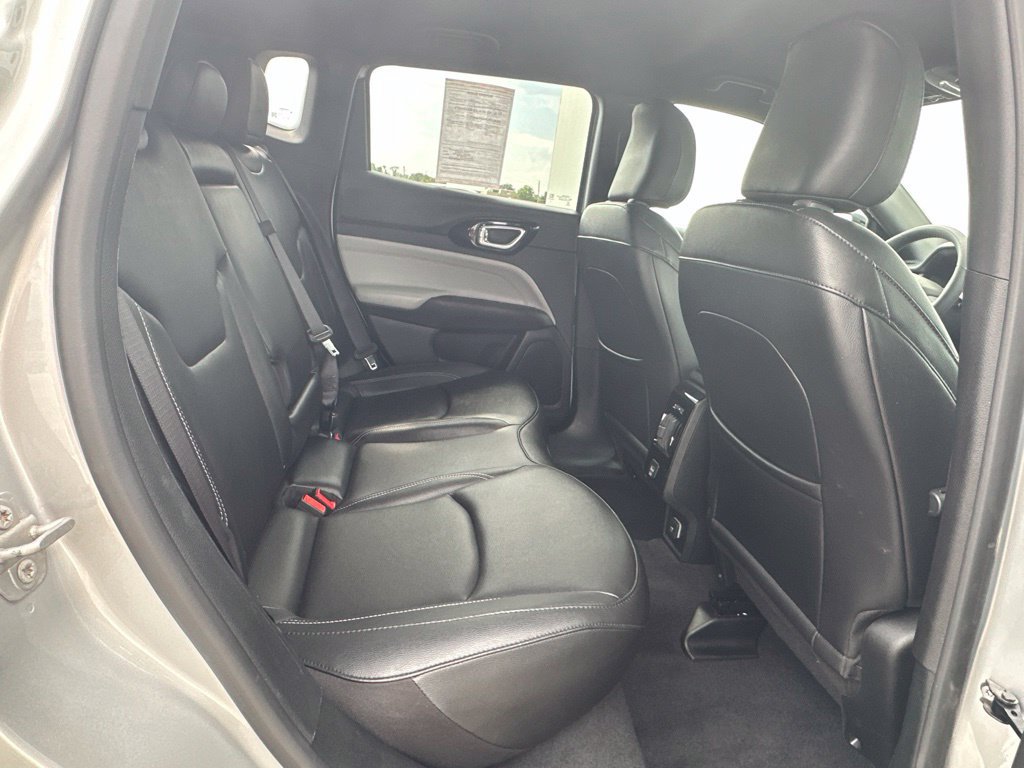 Used 2025 Jeep Compass Limited AWD/4WD image 27