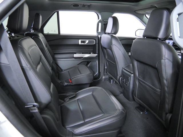 Certified 2024 Ford Explorer XLT w/ Equipment Group 202A AWD/4WD image 14
