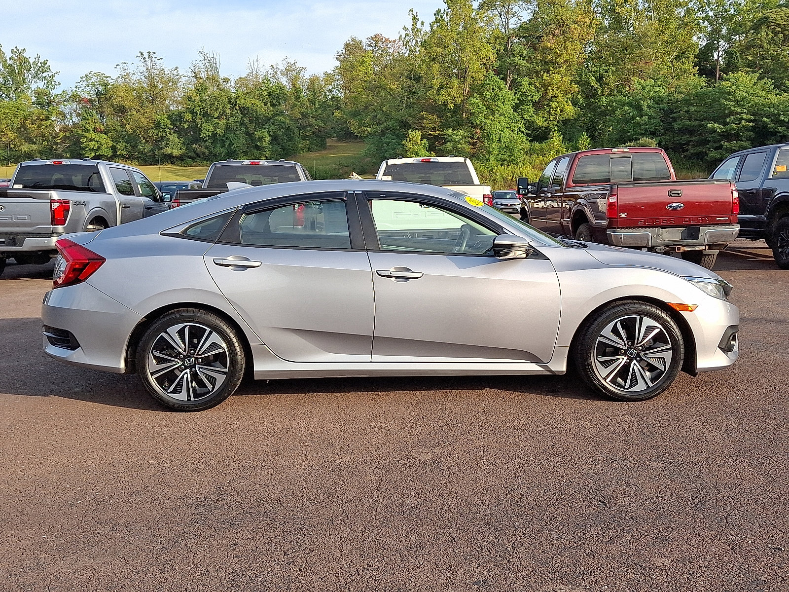 Used 2017 Honda Civic EX-T image 12